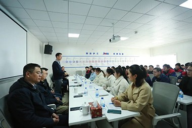 2023, leeto le lecha Molula-setulo Monghali He oa Jwell Machinery o lakaletsa basebetsi bohle mahlohonolo a selemo se secha fekthering ea Zhejiang!